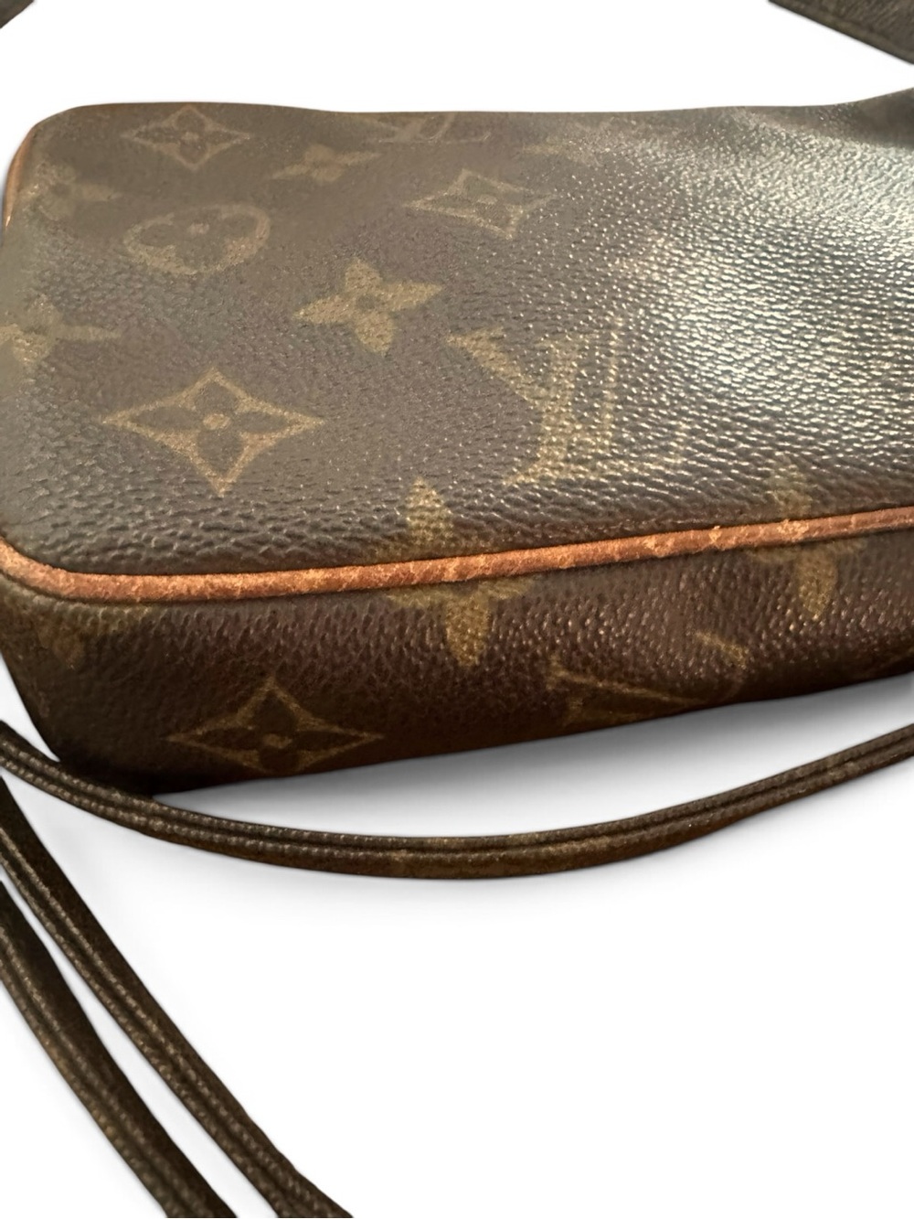 Louis Vuitton Vintage Marly Bandouliere M51828 Monogram Crossbody Bag - Picture 3 of 13